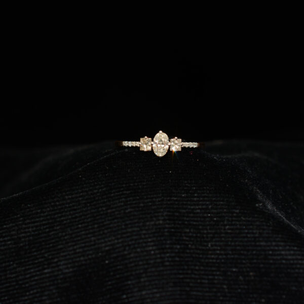 Ladies Ring