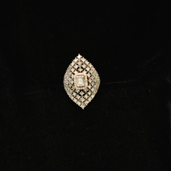 Ladies Ring
