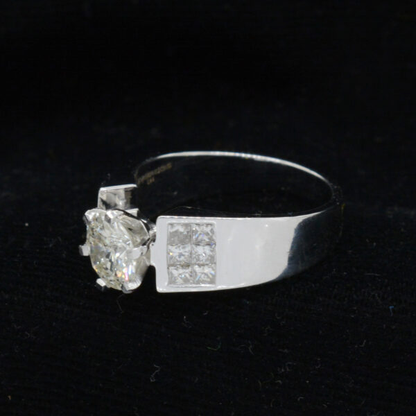 Ladies Ring