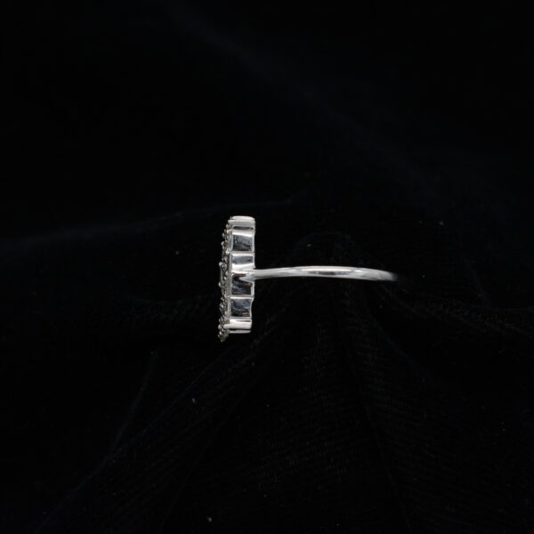 Ladies Ring