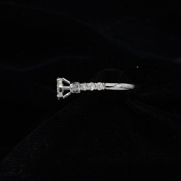 Ladies Ring