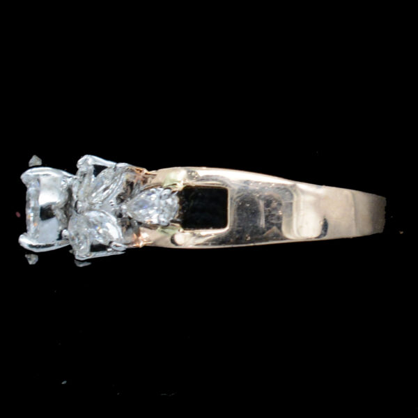 Ladies Ring