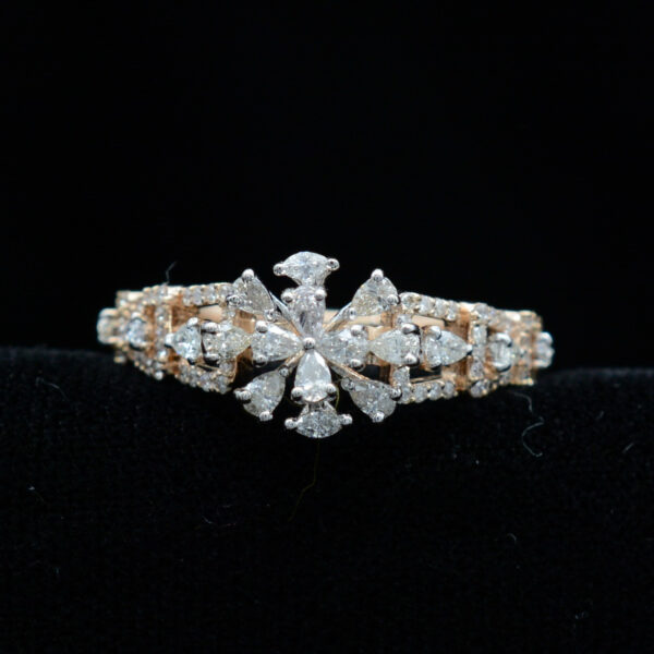 Ladies Ring