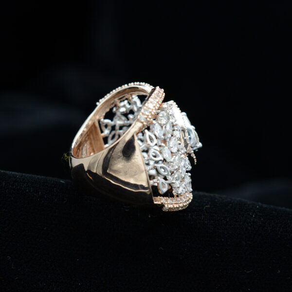 Ladies Ring