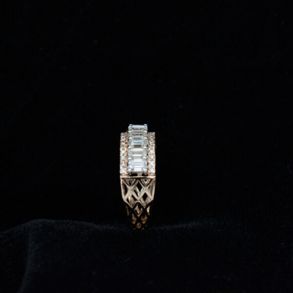 Ladies Ring