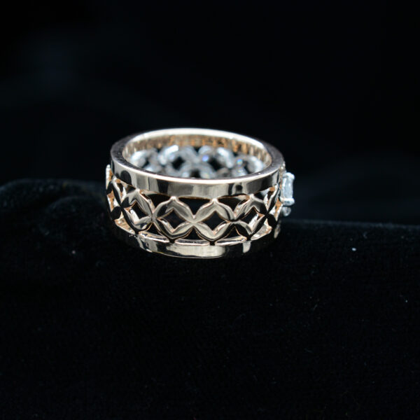 Ladies Ring