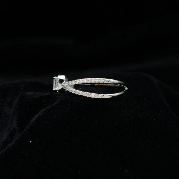 Ladies Ring