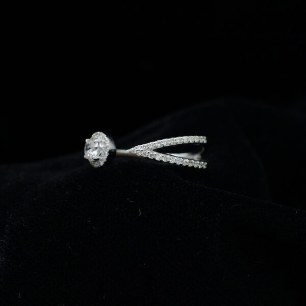 Ladies Ring