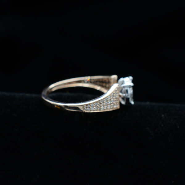 Ladies Ring