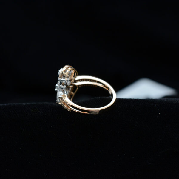 Ladies Ring