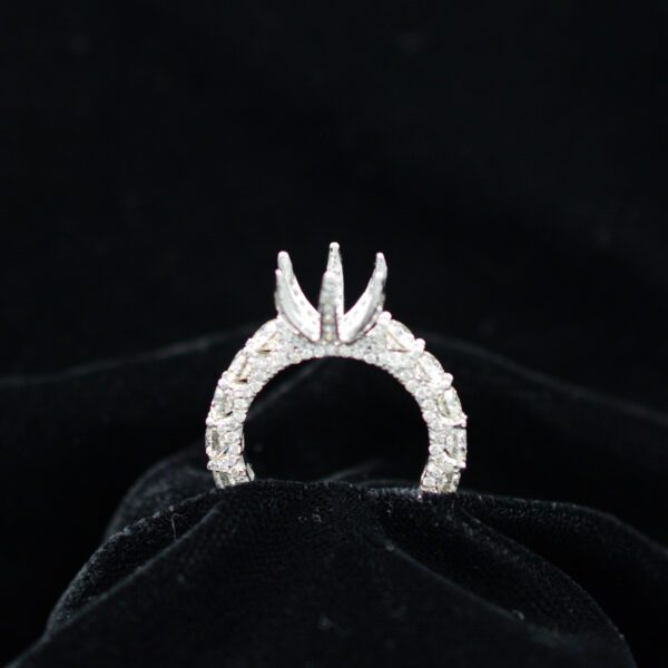 Ladies Ring