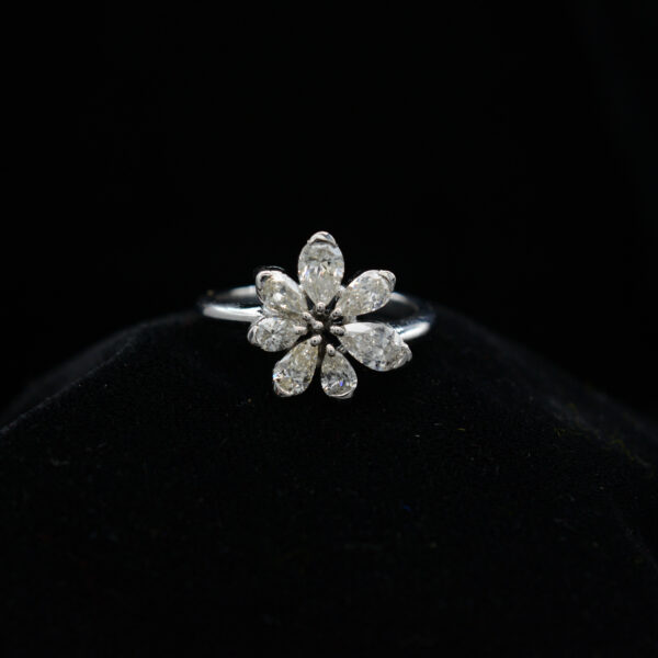 Ladies Ring