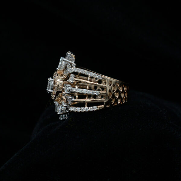 Ladies Ring