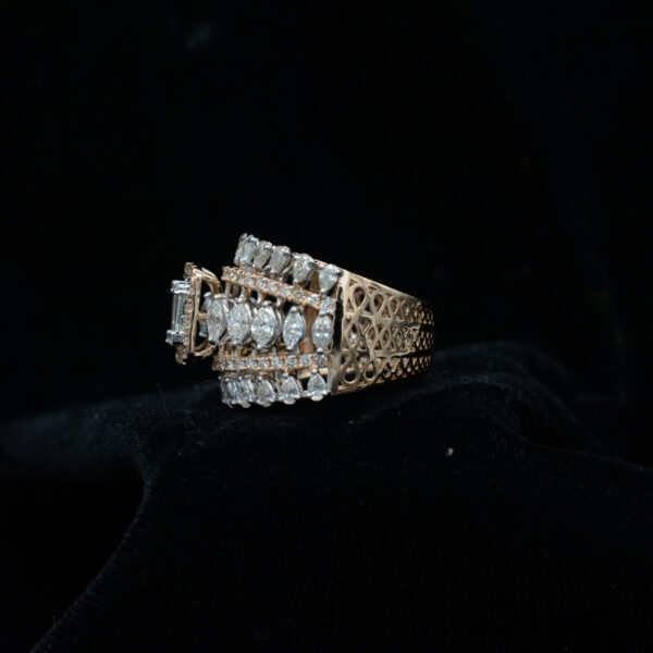 Ladies Ring