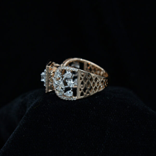 Ladies Ring