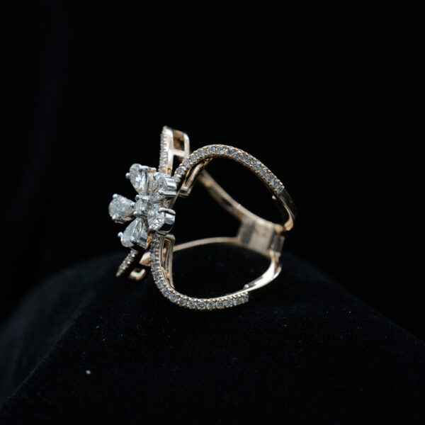 Ladies Ring