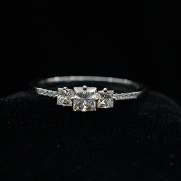 Ladies Ring